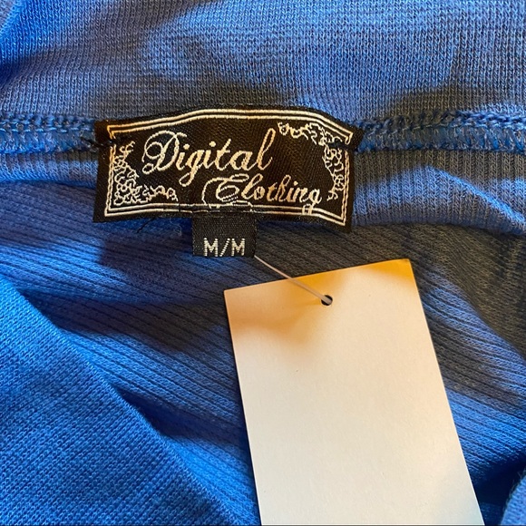 💰3 for $20 - Medium Long T-Shirt - Picture 5 of 7